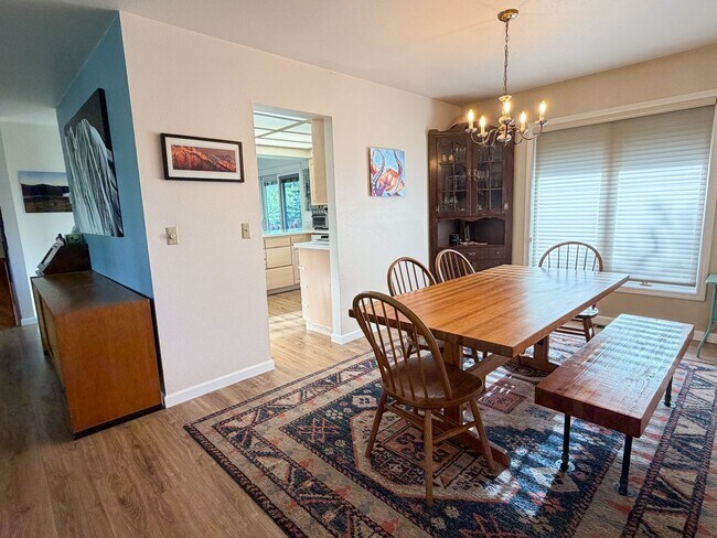 Building Photo - 6841 Crooked Tree Dr