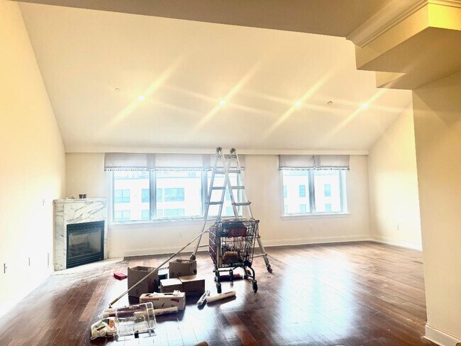 Building Photo - 171 Great Neck Rd