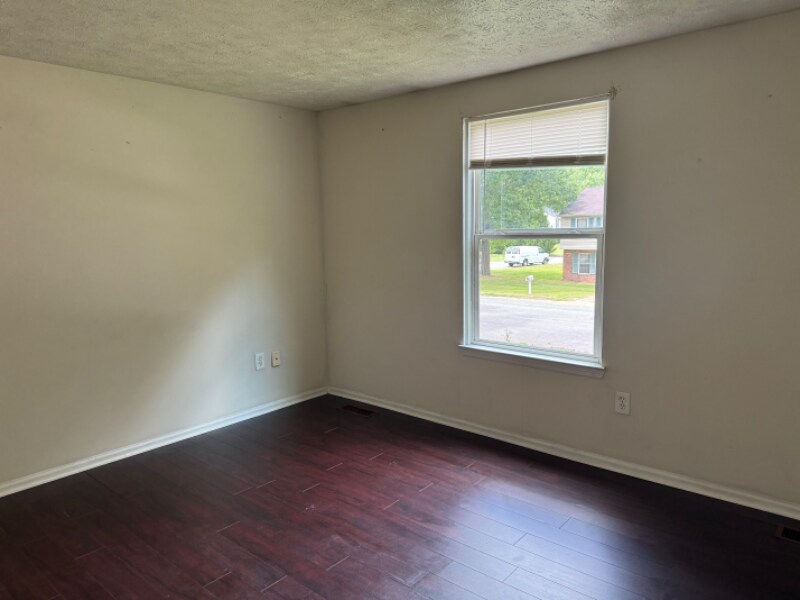 Building Photo - 6511 N Stevens Hollow Dr