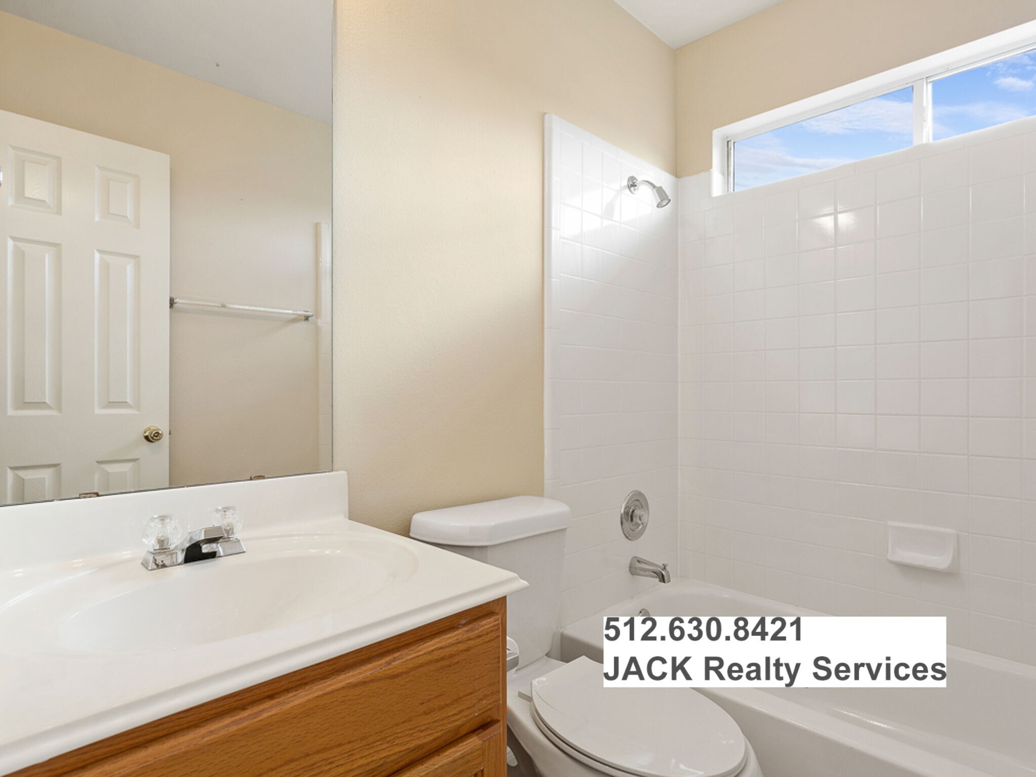Building Photo - 115 Bell Meadows Dr