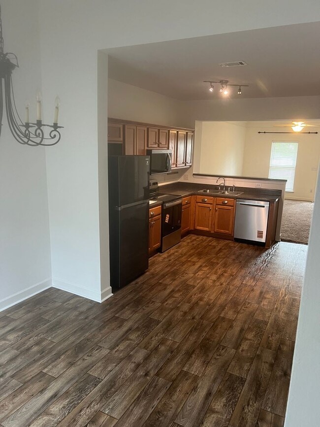 Building Photo - Percy Priest Townhouse