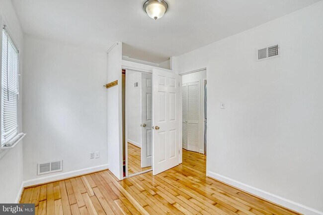 Building Photo - 5608 Tremont Dr