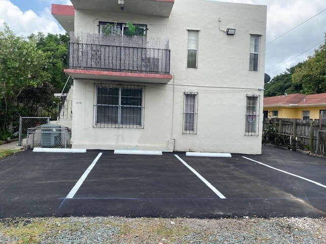Building Photo - 1878 NW 24th St