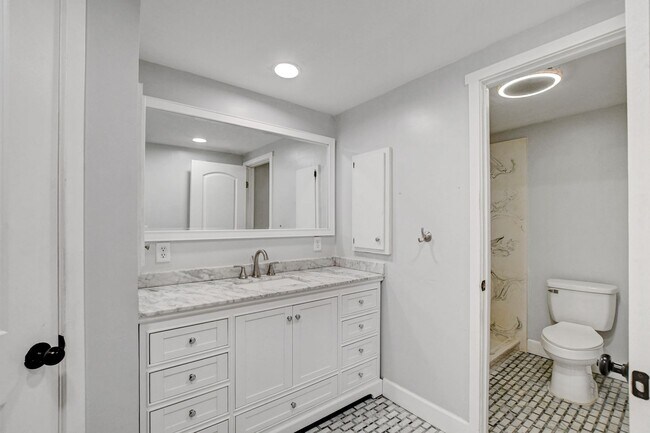 Building Photo - UNIQUE SINGLE FAMILY HOME! - No HOA, Car Lift, RV Parking and Nice Backyard