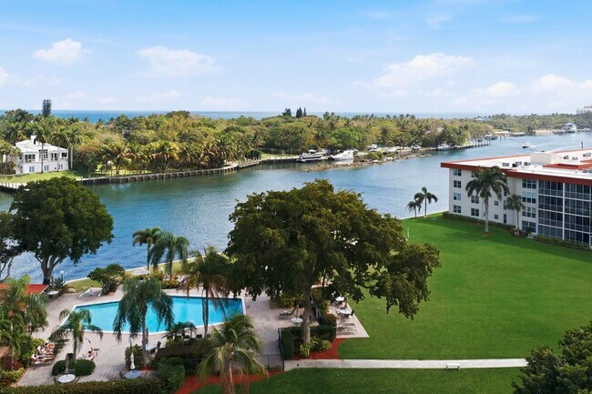 Building Photo - 3000 NE 48th Ct