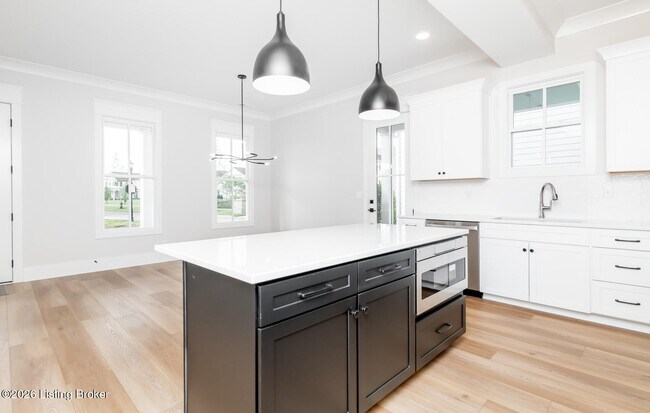 Building Photo - 6100 Passionflower Dr