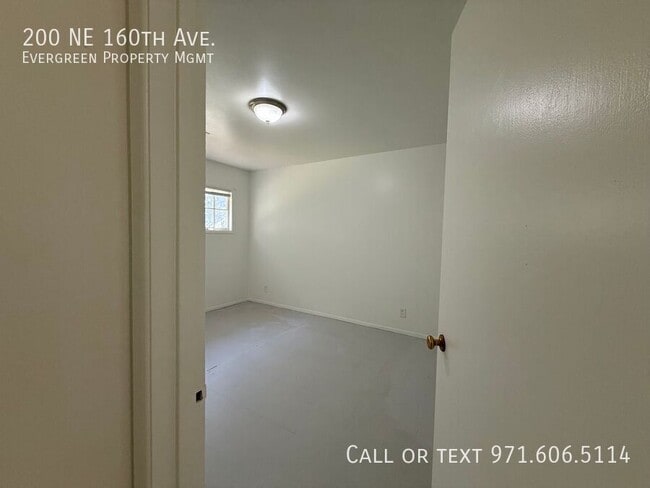 Building Photo - 200 NE 160th Ave