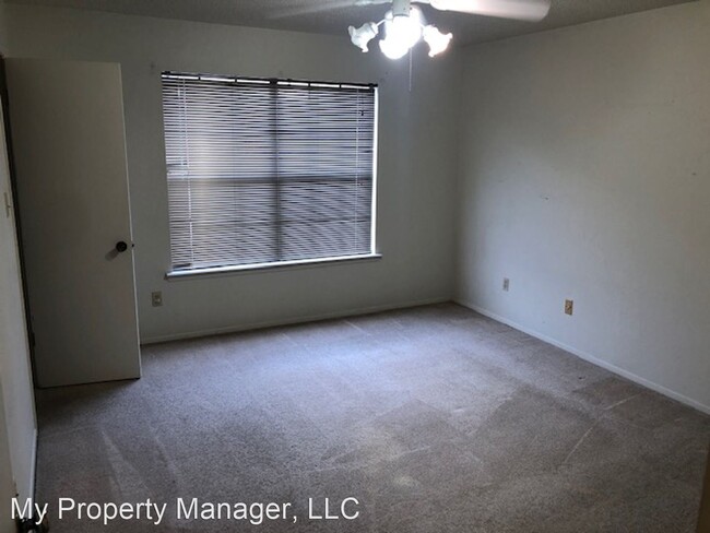 Building Photo - 2 br, 2.5 bath House - 5454 Financial Plaz...