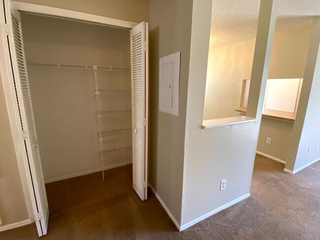 Building Photo - 4148 Pershing Pointe Pl