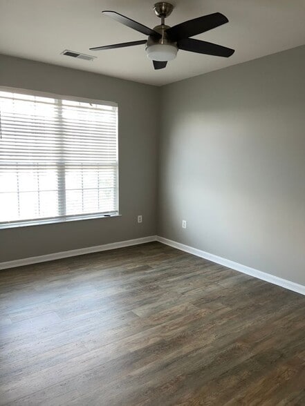 Building Photo - 15618 Everglade Ln