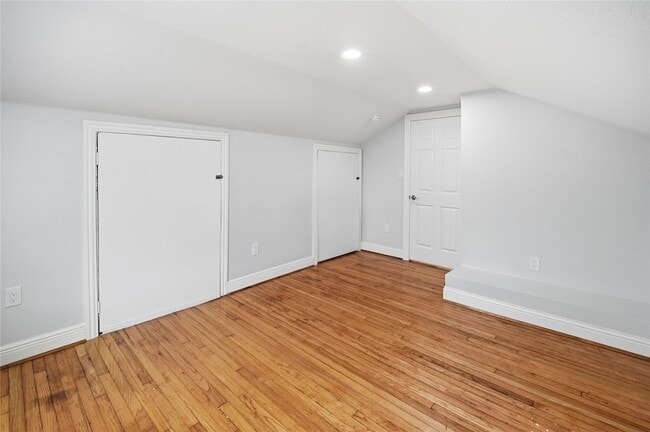 Building Photo - 318 2nd St N