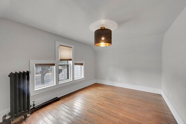 Building Photo - 1824 W Colorado Ave