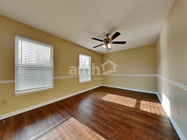 Building Photo - 5671 Longbow Dr