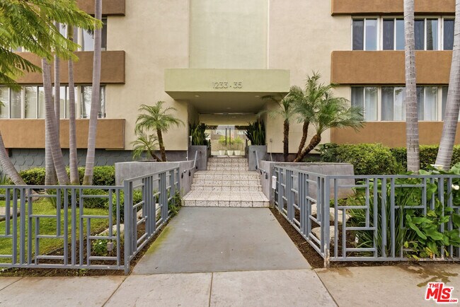 Building Photo - 1233 Laurel Ave