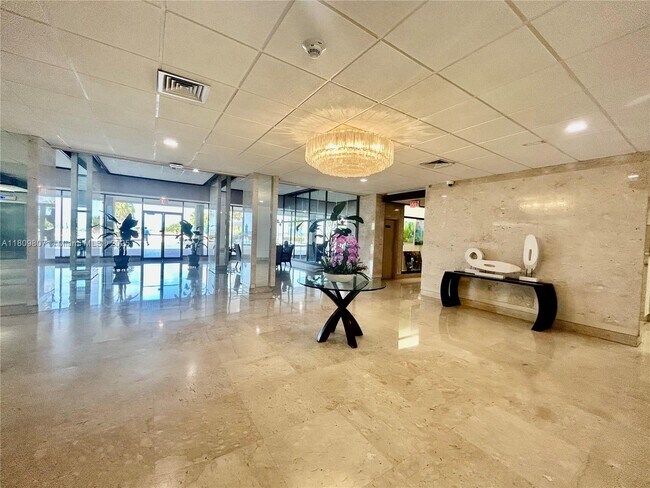 Building Photo - 300 Bayview Dr
