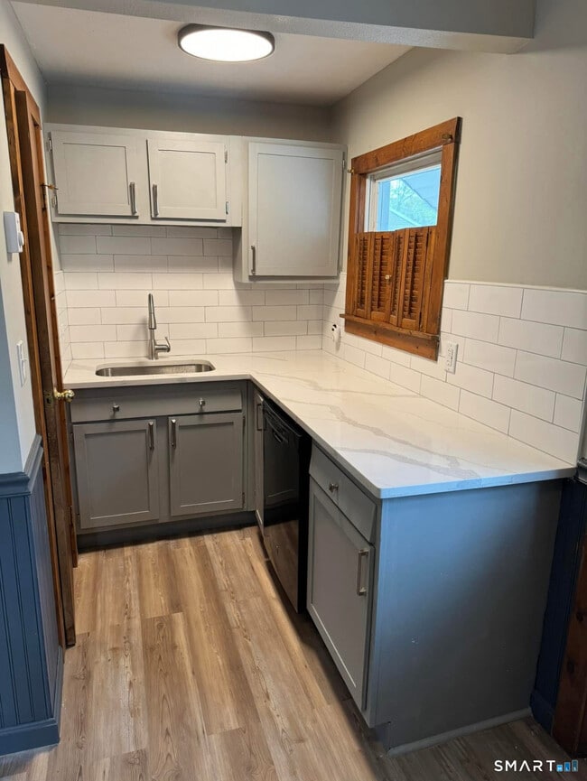 Building Photo - 51 N Orchard St