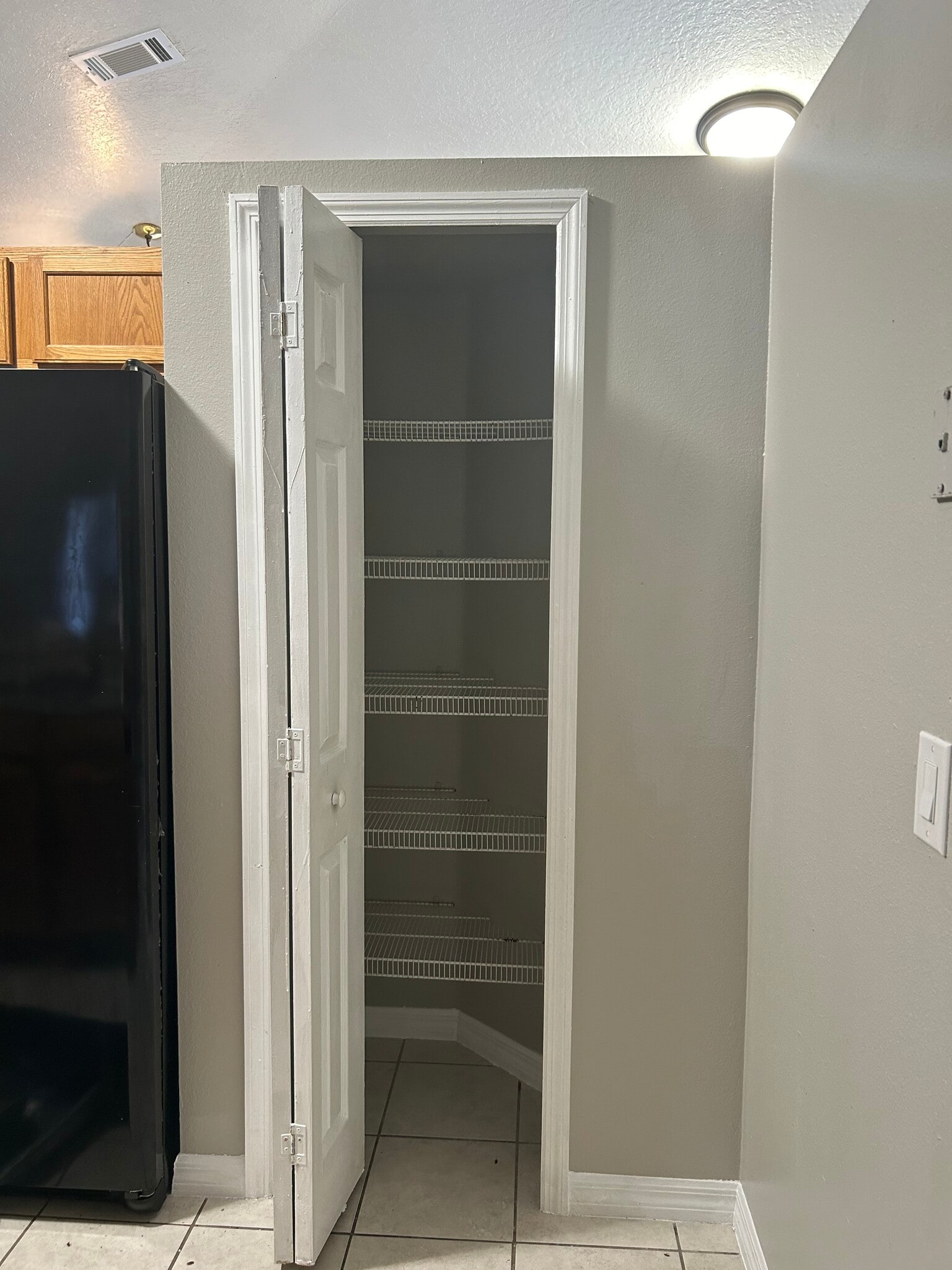 Kitchen pantry - 700 Wilson St