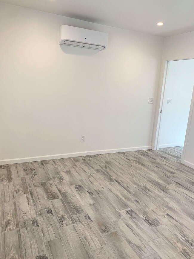 Building Photo - 20747 Stephanie Dr