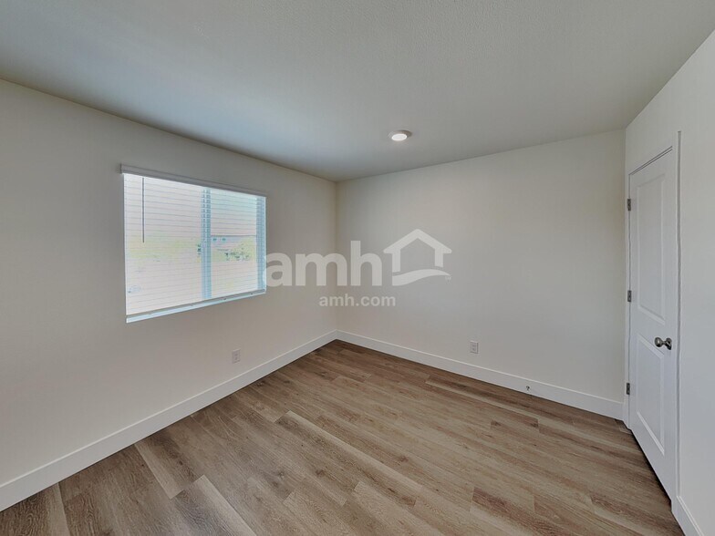 Building Photo - 7794 Hickory King Ave