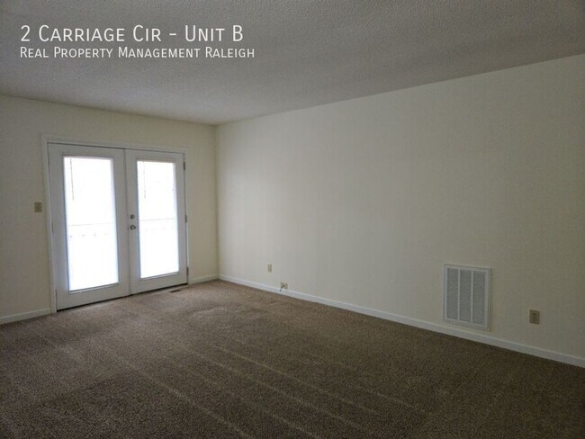 Building Photo - 2 Carriage Cir