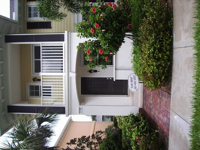 Building Photo - 3136 W Community Dr