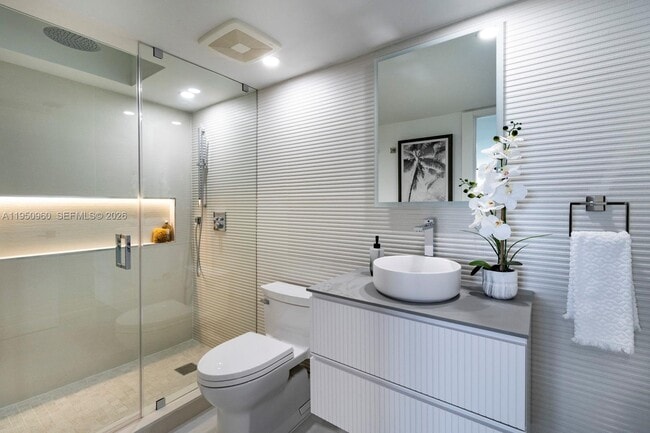 Building Photo - 1000 NE Quayside Terrace