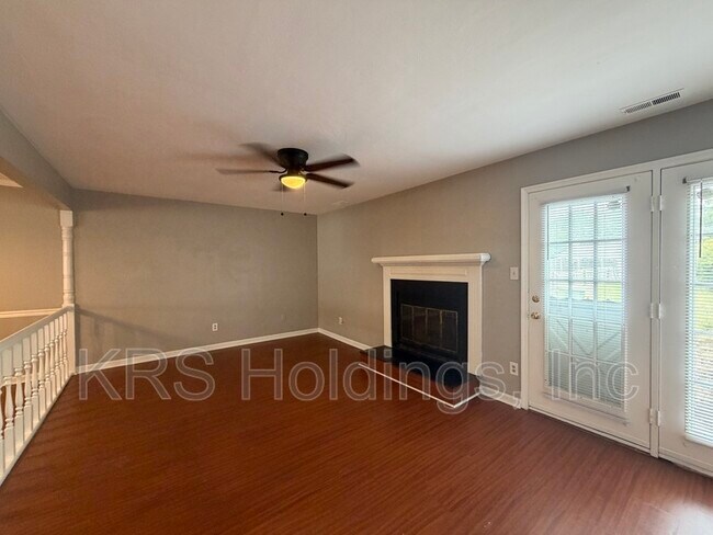 Building Photo - 3918 Lantana Pl