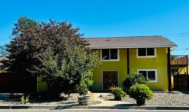 Primary Photo - Spacious 4 Bedroom 4 Bath Ojai Home
