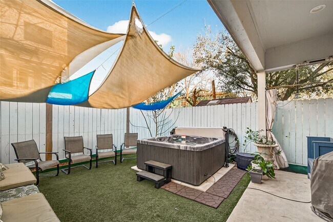 Building Photo - 1914 Shearn St