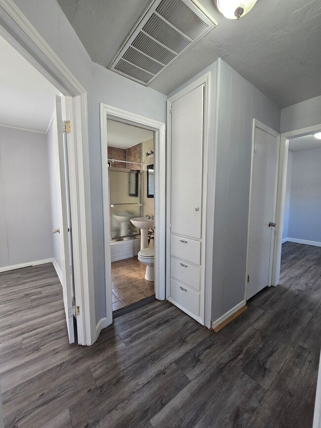 Building Photo - 2 bed, 1 bath in Shawnee, OK!