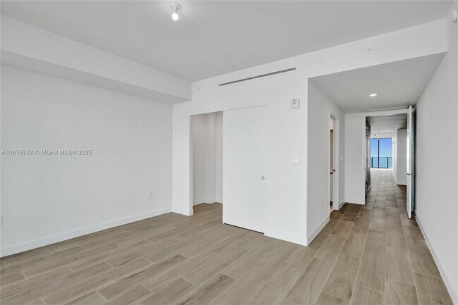 Building Photo - 900 N Ocean Blvd