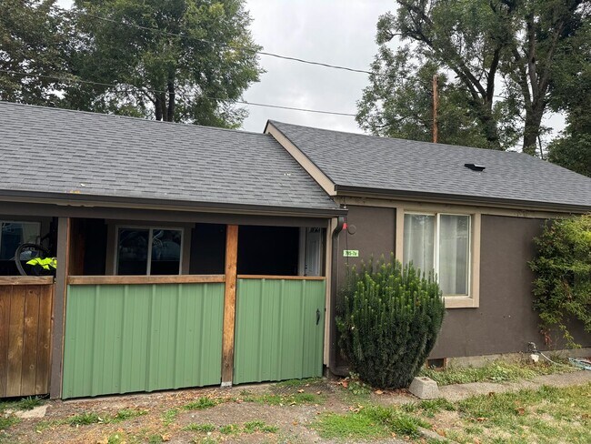 Primary Photo - 2 Bedroom Apartment in Camellia Park