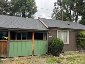 Building Photo - 2 Bedroom Apartment in Camellia Park