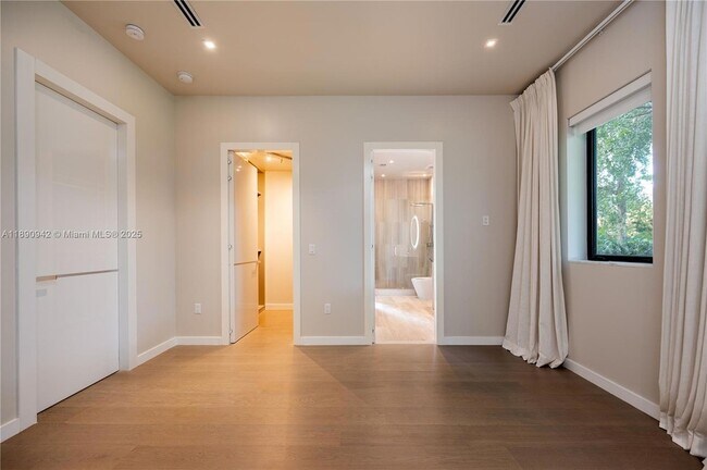 Building Photo - 11200 SW 60th Ave