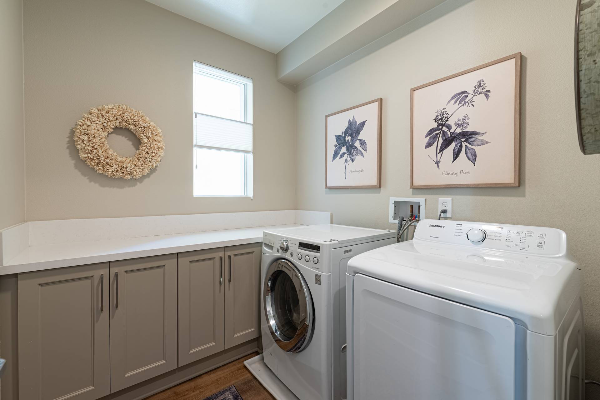 Building Photo - 2148 Doheny Way