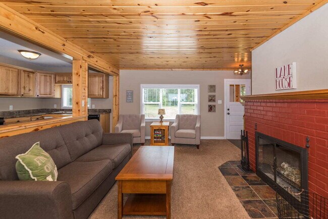 Building Photo - Upper Hay is a great fishing lake, you can fish right off the dock! This 4 bedroom 2 bath home of...