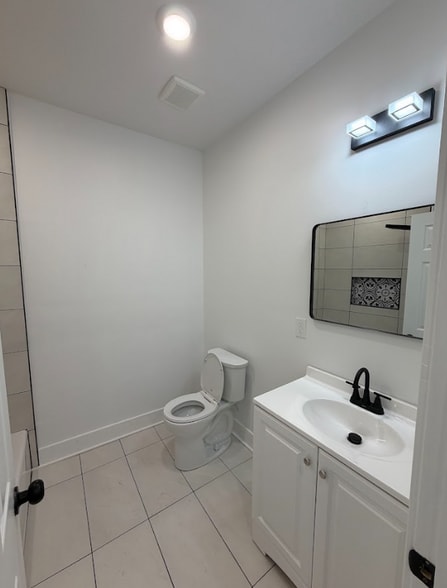 Building Photo - 5108 Hadfield St