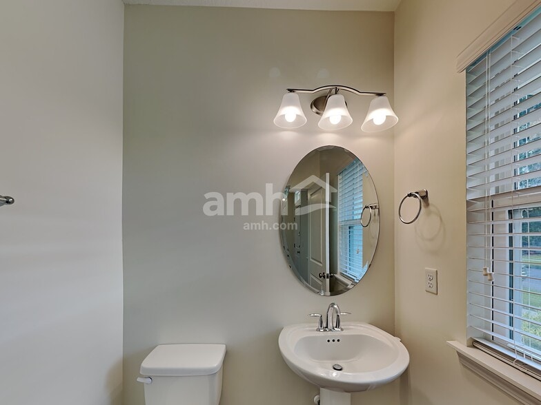 Building Photo - 740 Celebration Lane