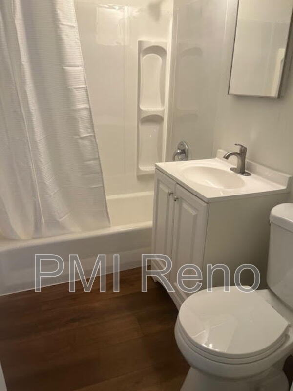 Building Photo - 614 Kuenzli St