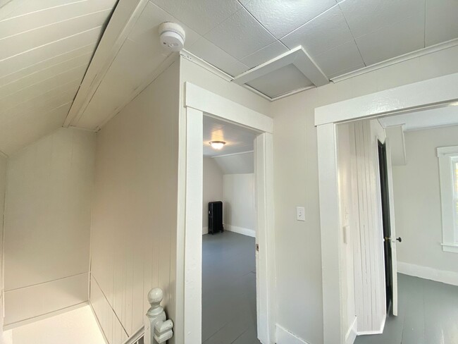 Building Photo - 348 Portland St