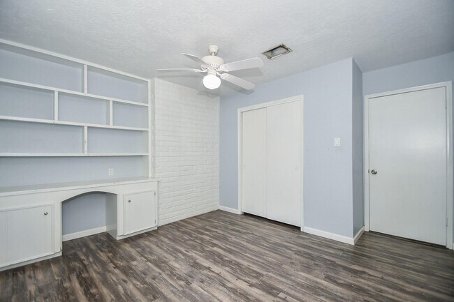 Building Photo - 12927 Westmere Dr
