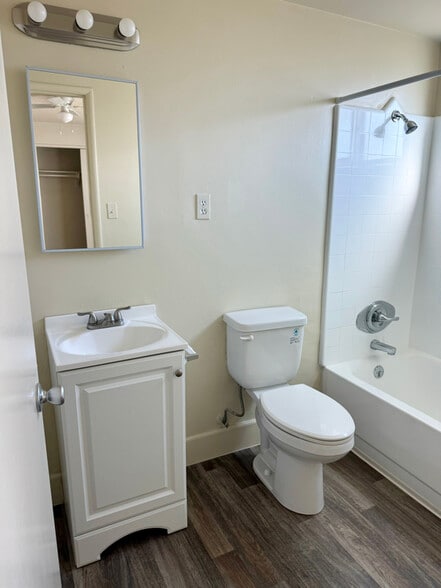 Building Photo - 6248 N San Gabriel Blvd