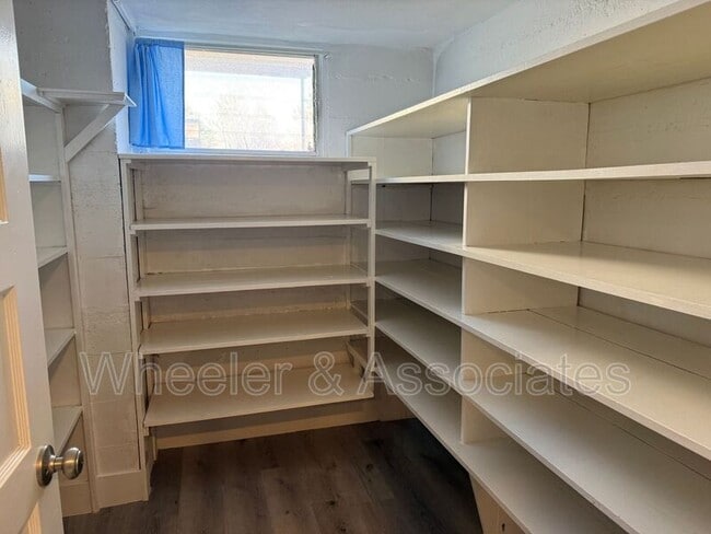 Building Photo - 810 W 300 N