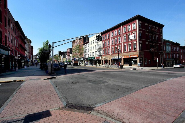 Building Photo - 403 Washington St