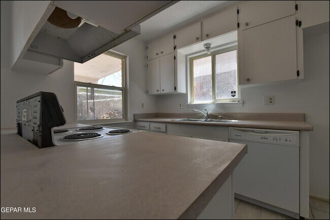 Building Photo - 6913 Pamlico Dr