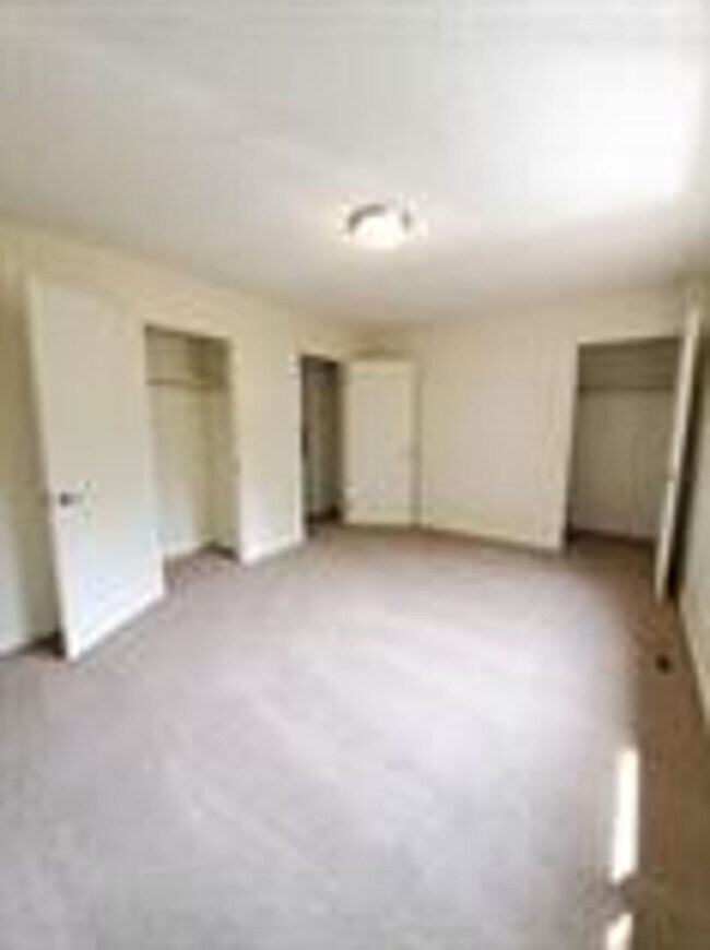 Building Photo - 2141 28th Ave Ct