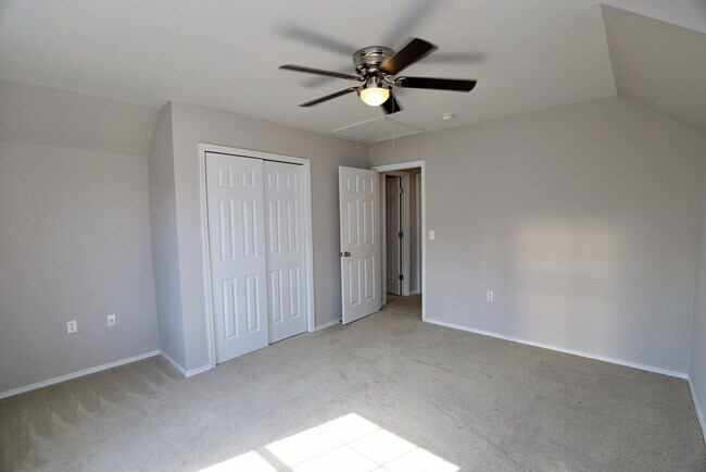 Building Photo - 1910 Lybrand St