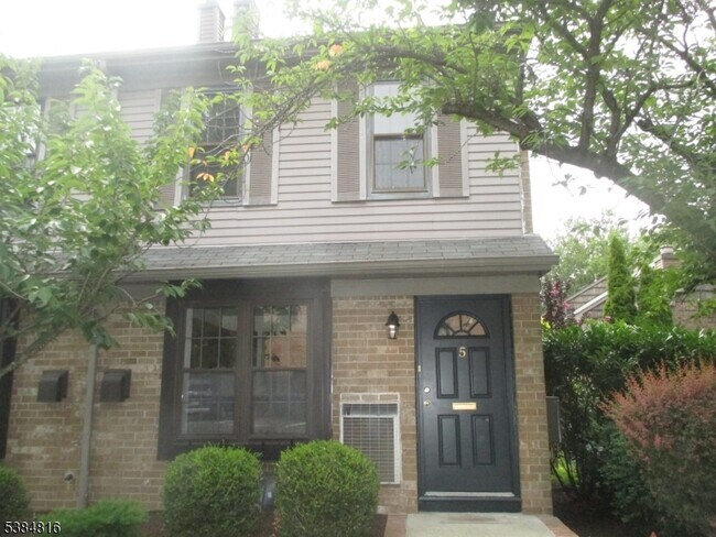 Primary Photo - 181 Long Hill Rd