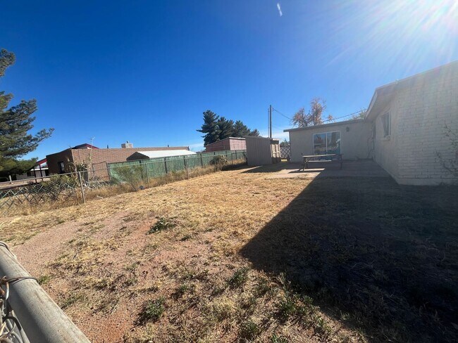 Building Photo - Updated 3 bedroom single-family home