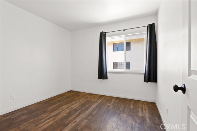 Building Photo - 526 Shepard St